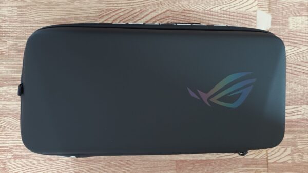 Rog Ally Premium Hard Caseのケースの横