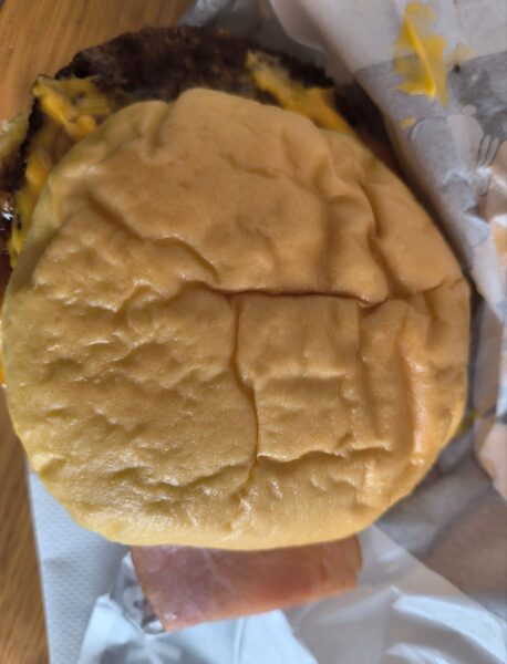 とろ旨すき焼き月見が上から見るとシワシワ