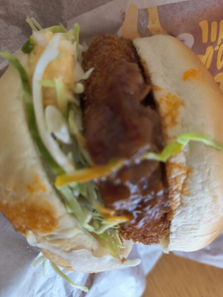 コク旨ビーフデミグラコロを横から確認