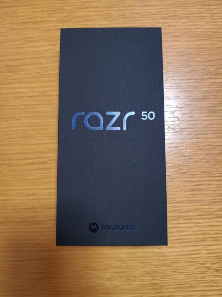 motorola razr 50の箱