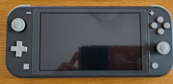 Switch Liteの正面
