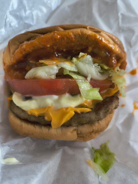 スパイシーモスタコスバーガーを横から確認