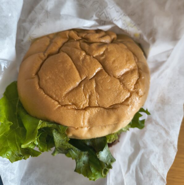 ブラックアンガスバーガーを上から確認