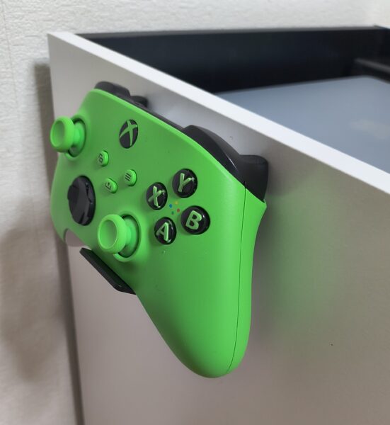 山善ゲーミングラック(FGR-8545)のコントローラー置き