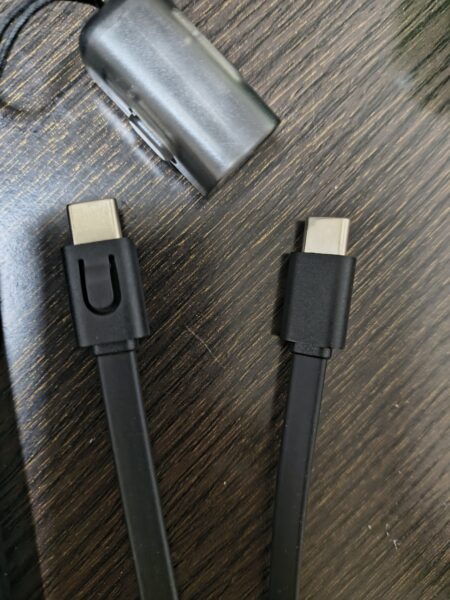Anker Power Bank(10000mAh)のストラップ