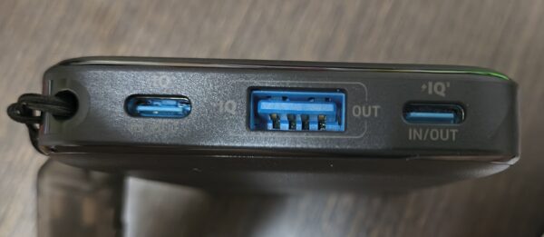Anker Power Bank(10000mAh)のポート